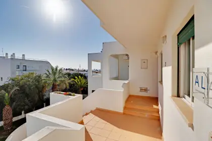 Apartamento T2 com piscina em Armação de Pêra · 68 m² — foto 1