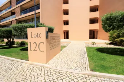Apartamento T2 com piscina em Armação de Pêra · 104 m² — foto 1