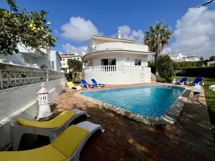 Villa T4 com piscina privada em Vilamoura · 165 m² — foto 1