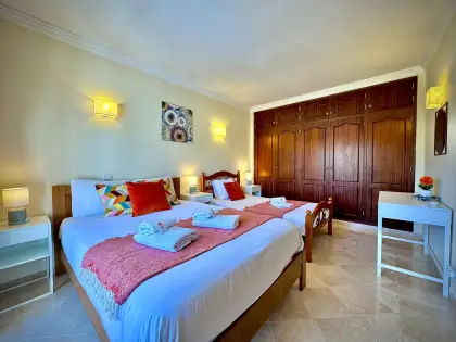 Villa T2 com piscina privada em Albufeira · 218 m² — foto 1
