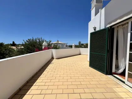 Villa T4 com piscina privada em Alvor · 131 m² — foto 2