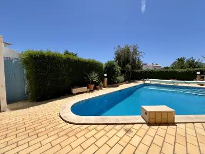 Villa T4 com piscina privada em Alvor · 131 m² — foto 5