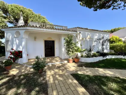 Villa T3 com piscina privada em Quarteira · 130 m² — foto 1