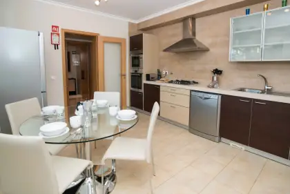 Moradia geminada T3 com piscina em Alvor · 200 m² — foto 8