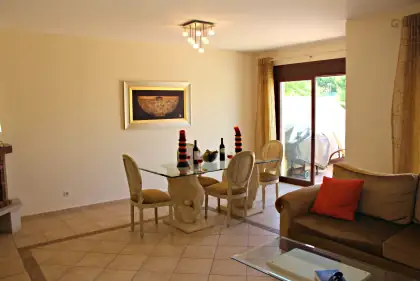 Moradia geminada T3 com piscina em Quarteira · 125 m² — foto 2