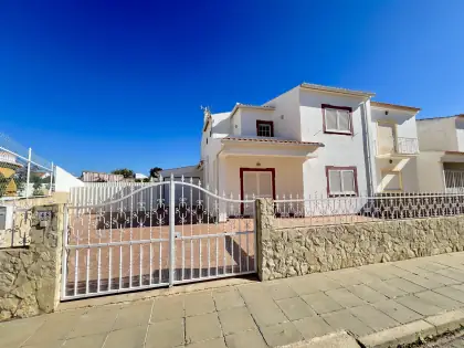 Villa T3 com piscina privada em Armação de Pêra · 110 m² — foto 1